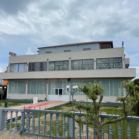 Albergue Internacional *