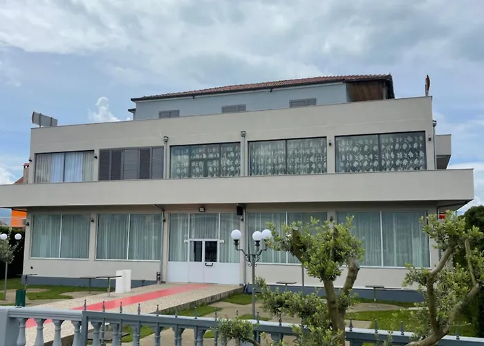 Albergue Internacional *